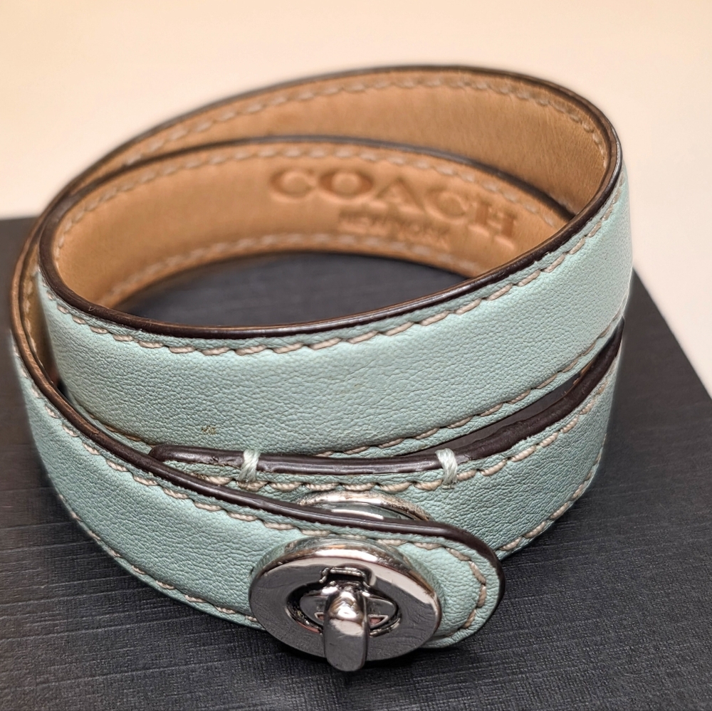Coach Accessories Vintage Double Wrap Leather Turnlock Bracelet Eggshell Blue - Picture 2 of 9